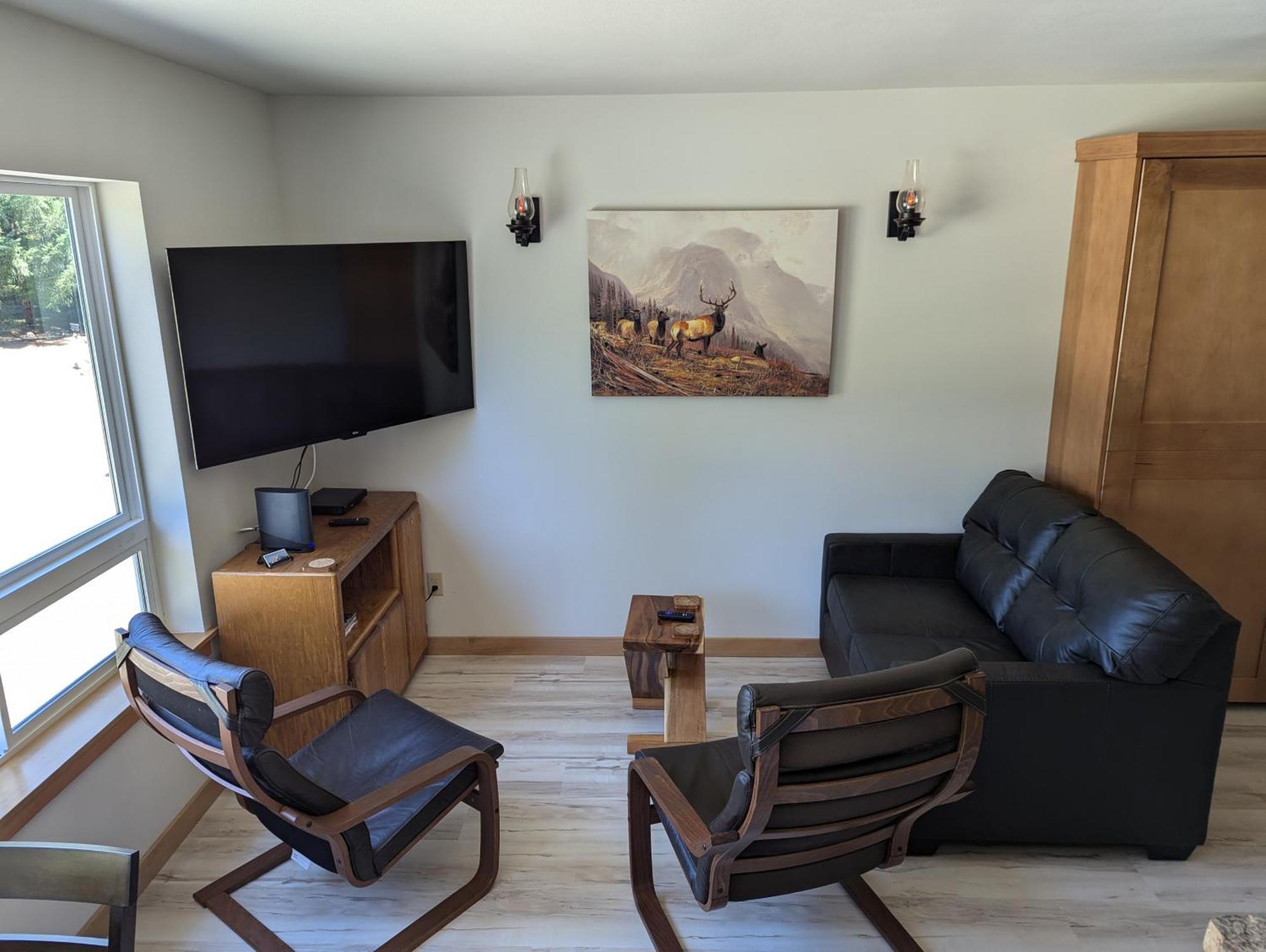 Bugling Elk Apartment Packwood
